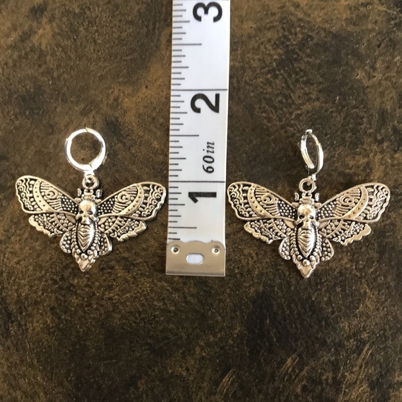 NWT gothic witchy whimsygoth moth with human skull dangle earrings in silvertone - Picture 4 of 7